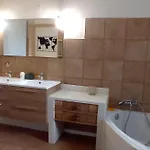 בית נופש Maison Confort Avec Piscine Et Climatisation *