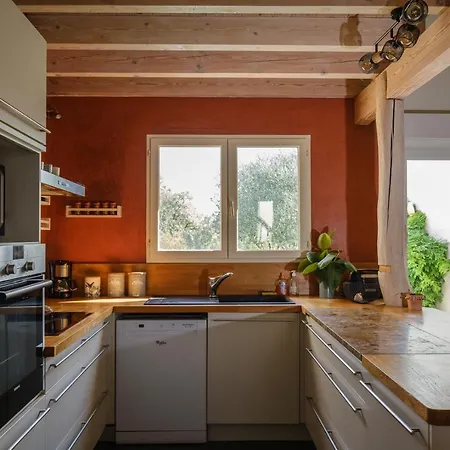 Maison Confort Avec Piscine Et Climatisation *